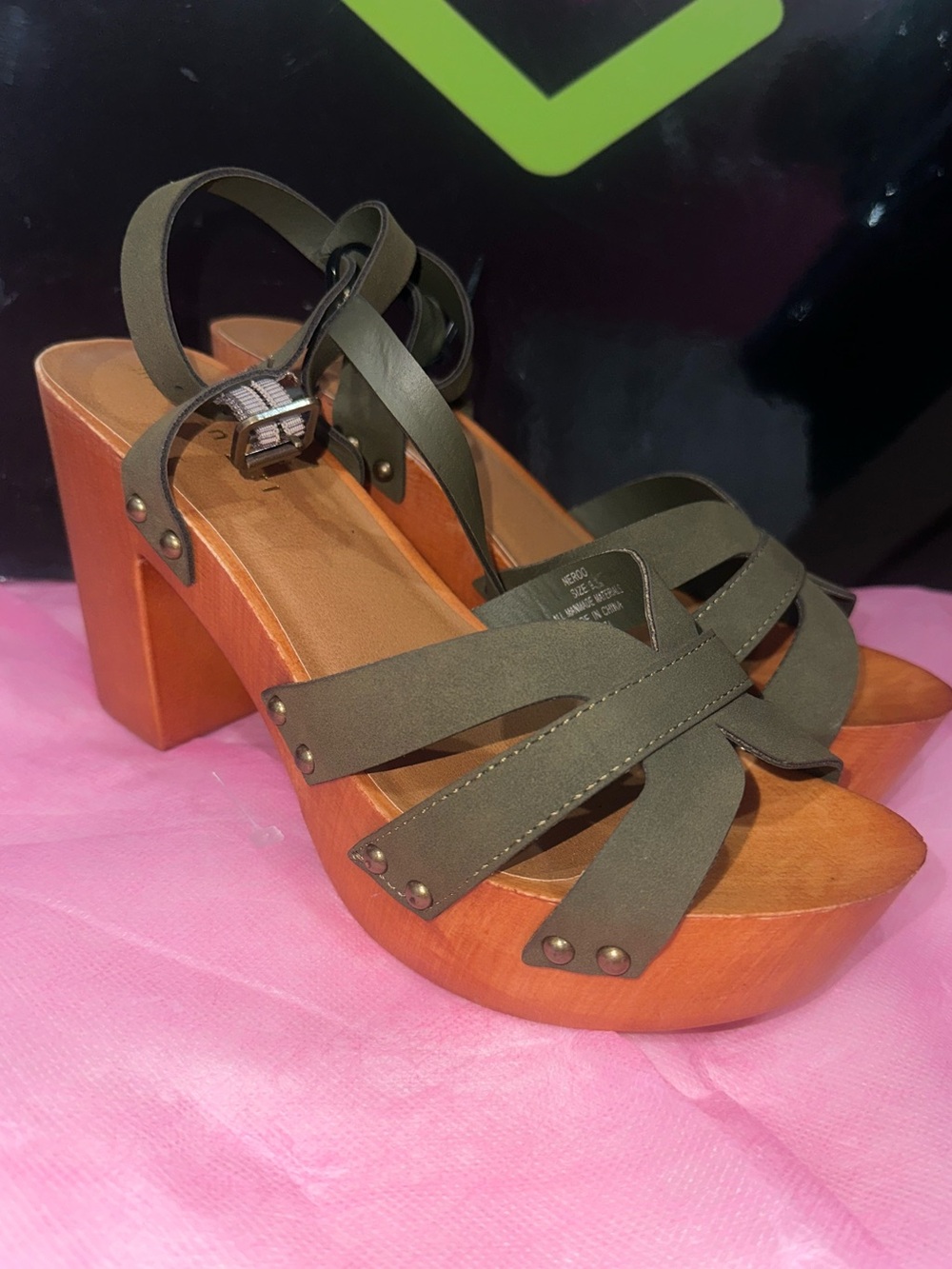 Madden Girl Olive Green Platform Block Heel Sandals Size 9